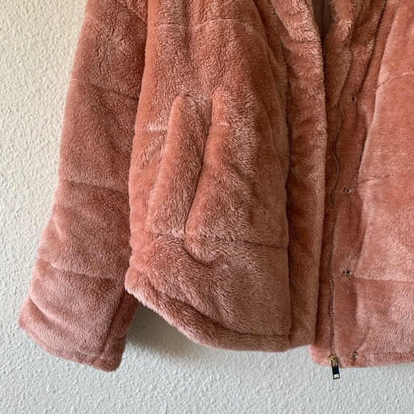 Blush Faux Fur Coat - Picture 5 of 6